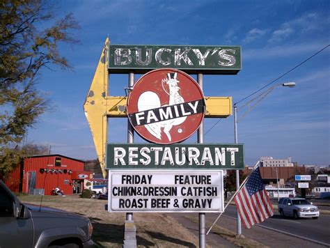 Retro Tennessee!: Bucky's Family Restaurant - Columbia, TN