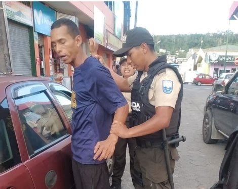 Policía Ecuador on Twitter ARMAS BLANCAS Y LICOR ARTESANAL Entre los