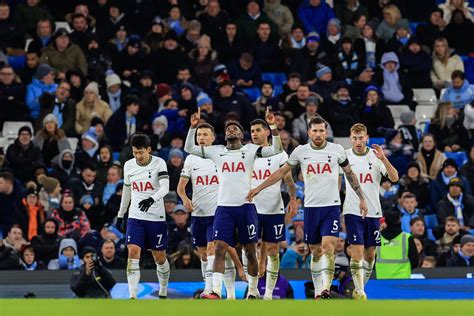 Fulham Tottenham gdzie oglądać Transmisja TV i stream online 23