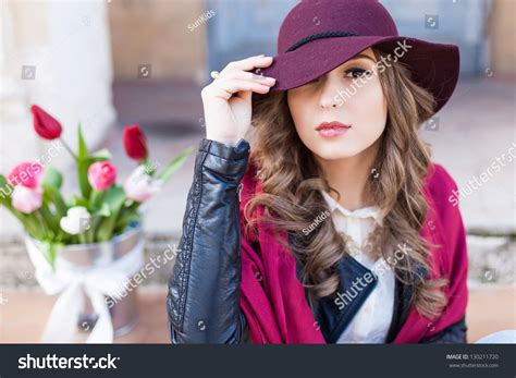 Smiling Beautiful Glamour Woman Hat Outdoor Stock Photo 130211720