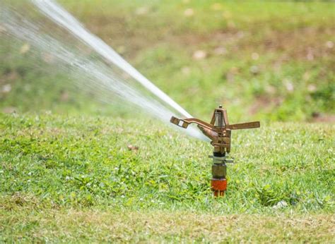 5 Best Lawn Sprinkler For Large Lawns Small Lawns 2018 Reviews