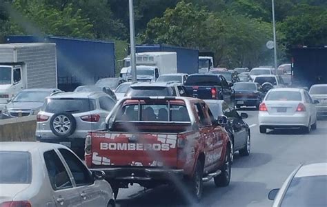 Suben A 30 Los Fallecidos Tras Accidente En Autopista Gran Mariscal De Ayacucho Correo Del Caroní