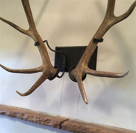 I have a matched pair of elk horns laying around. I like this easy, non ...