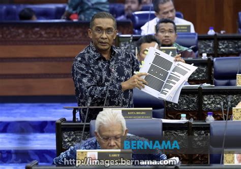 hamzah zainudin remains  opposition leader sarawak tribune