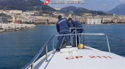 Pesca Illegale A Salerno La Guardia Costiera Sequestra Una Rete