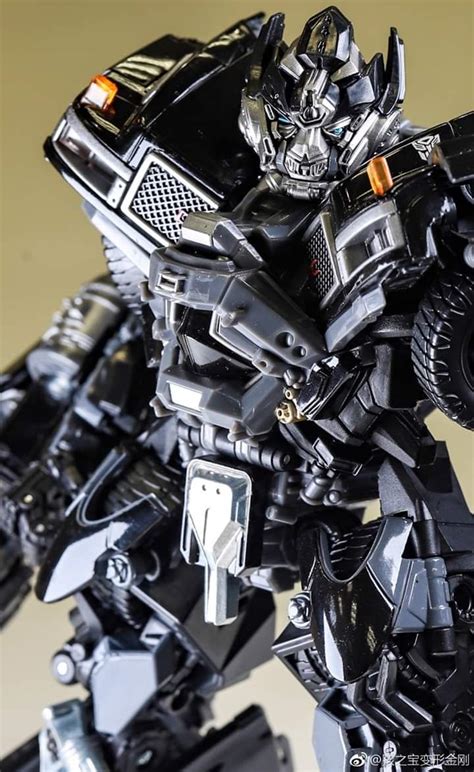 Movie Masterpiece MPM-06 Ironhide In-Hand Images - Transformers News ...