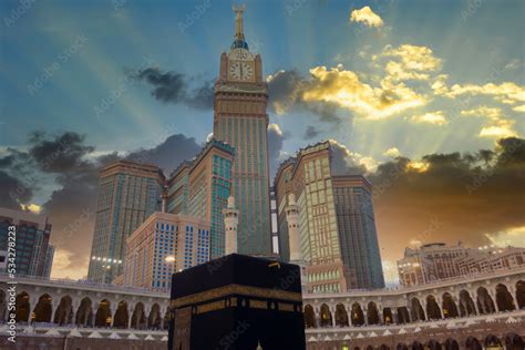 Photo Art Print Holy Kaaba With Abraj Al Bait Royal Clock Tower