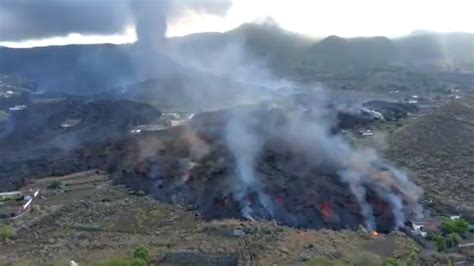 Lava From La Palma Volcano Approaches The Atlantic Ocean The Limited