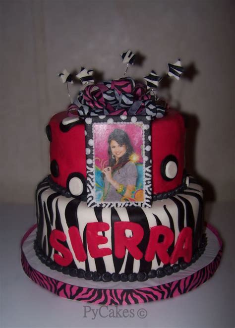 Selena Gomez - CakeCentral.com