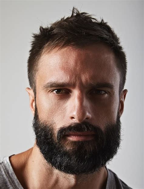 25 Mens Hairstyles Thatll Look Good With A Full Beard