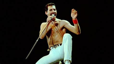 10 Best Freddie Mercury Songs of All Time - Singersroom.com