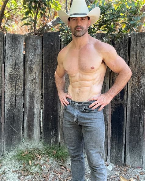 Dave | To beard or not to beard? That is the question… | Instagram