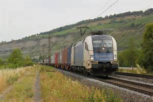 WLC 182 520 ES 64 U2 020 Taurus Mit Einem Containerzug Am 17 07 2015 In