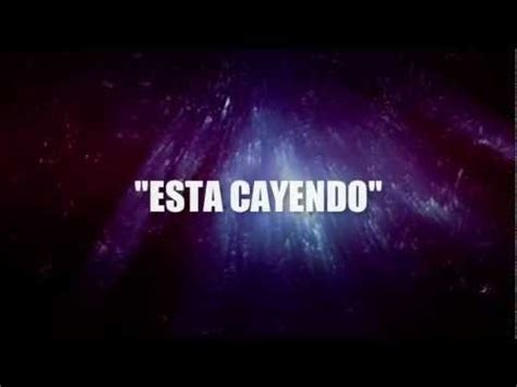 ALGO ESTÁ CAYENDO AQUI LETRA