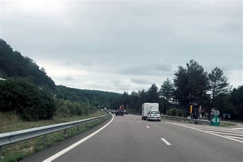 Cadre à tracter on en voit encore derrière des camping cars Le