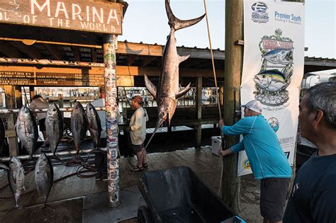 Fishing in Venice - louisianalife.com