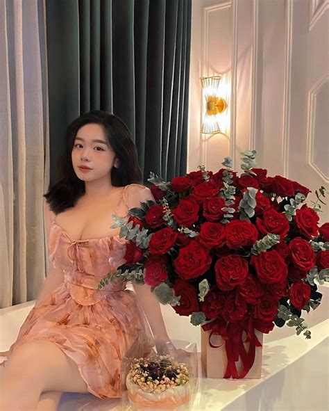 Hình ảnh Trần Minh Thiên Di bikini khoe vòng cực khủng