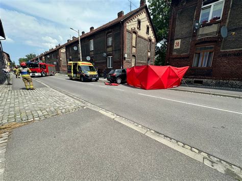 bielskiedrogi pl FOTO Tragiczny wypadek na ulicy Górniczej Nie żyje