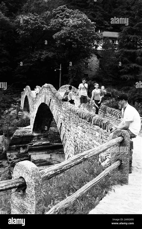 Old stone bridge over verzasca valley river in Ticino Stock Photo - Alamy