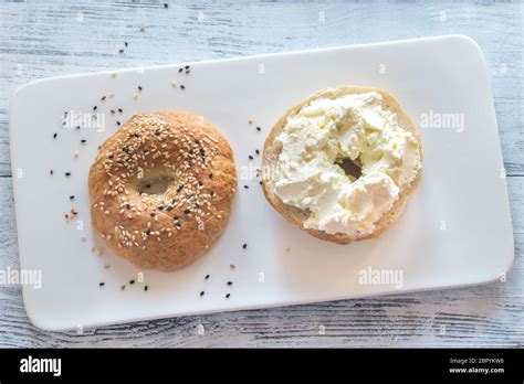 Bagel with cream cheese Stock Photo - Alamy