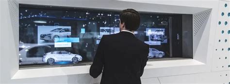 Hyundai Debuts Eyevis Transparent Oled Display Daily