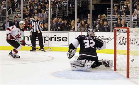 Stanley Cup finals: Devils avoid elimination, beat Kings on late goals - CBS News