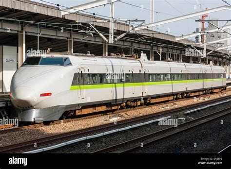 100 Series Shinkansen Fotografías E Imágenes De Alta Resolución Alamy