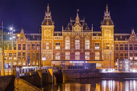 Travel From Paris To Amsterdam By Train In 3 hours | Save A Train