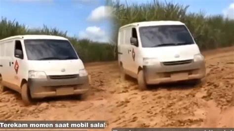 Video Viral Mobil Ekspedisi Nekat Lewati Jalanan Berlumpur Antar Paket