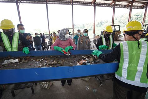 Wali Kota Batu Tinjau Uji Coba Mesin Pengolahan Sampah Tpa Tlekung Kota