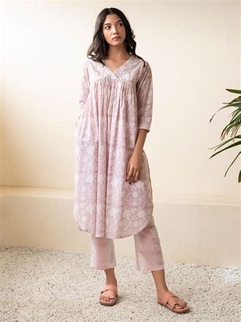 Buy Pink Hand Block Printed Cotton Kurta With Pants Set Of P