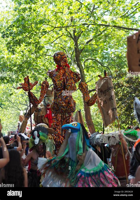 Berlin Karneval Der Kulturen Stock Photo Alamy