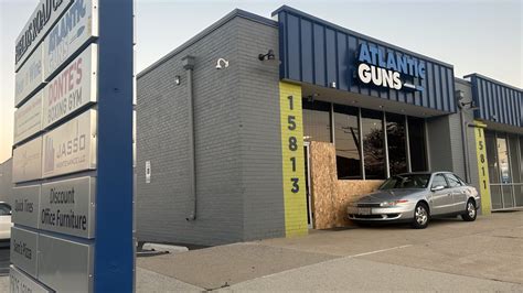 Thieves Ram Stolen Car Into Rockville Gun Shop Steal Weapons