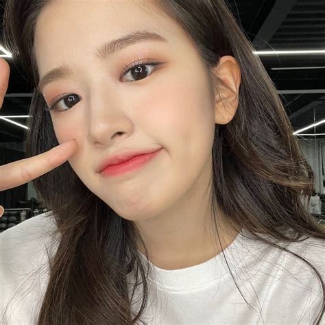 official_IZONE on Twitter | Iz one, Iz one yujin, Iz one icons