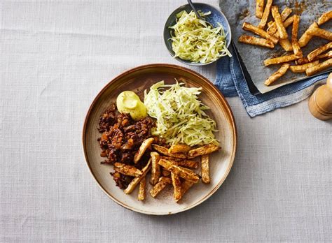 Herfstige Boerenkoolstoof Met Ei En Een Baguette Erbij Recept