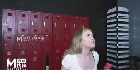 Milf Suckin Asian Guy At Gym Tnaflix