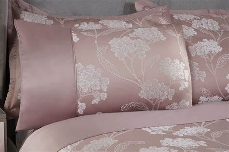 English Garden Embellished Jacquard Quilted Bedspread Set In Blush