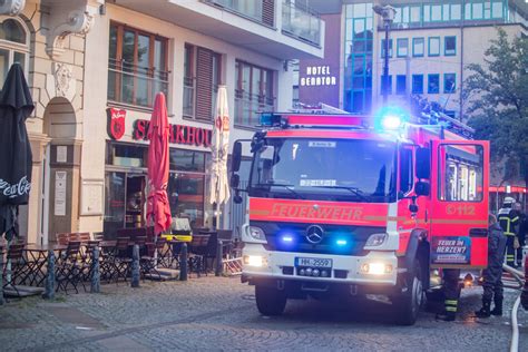 Feuer Im Steakhouse K Chentrakt Brennt In Voller Ausdehnung