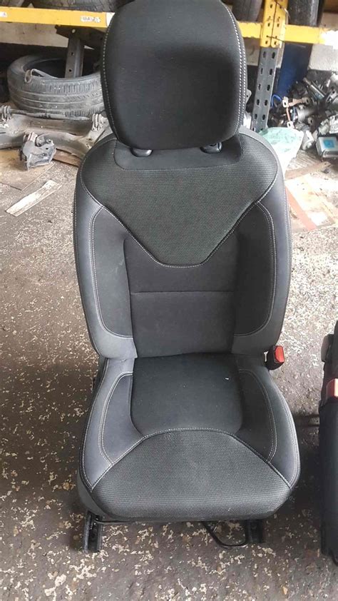 Renault Clio MK4 2013 2019 FL Front Seats Chairs NSF Osf Driver