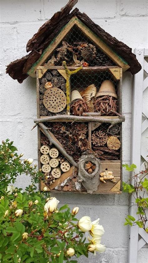 Зачем нужен домик для насекомых в саду? | Живу за городом