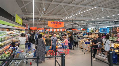 Aldi Subraya El Xito De La Inauguraci N De Su Primera Tienda En