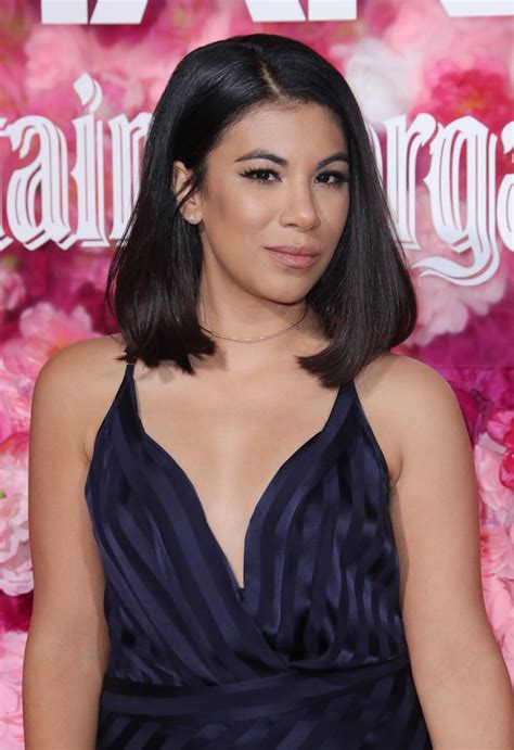 Image Of Chrissie Fit