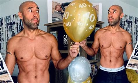 Gmbs Alex Beresford Leaves Fans Swooning As He Showcases His Ripped Torso In Shirtless Snap