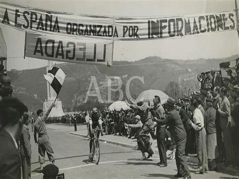 A Os De La Vuelta Ciclista A Espa A Abcfoto Abc Es