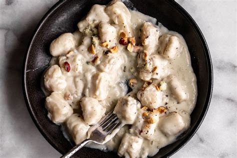 Gnocchi In Blue Cheese Cream Sauce Cooking With Cocktail Rings