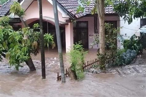 Banjir Melanda Dompu Kk Terdampak Dan Jembatan Putus