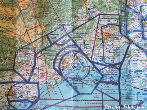 Carte 1 500000 pour navigation aérienne VFR Secteur Montpellier édité