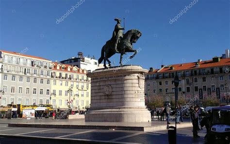 Estatua Ecuestre Del Rey Juan I En La Praca Da Figueira Lisboa