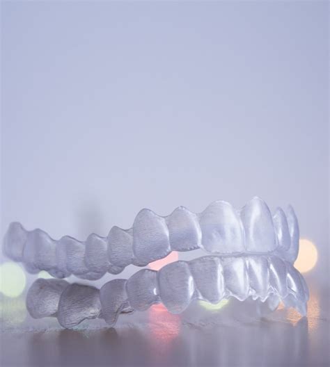 Invisalign Warszawa Klinika Leczenia Nak Adkami Proste Z By