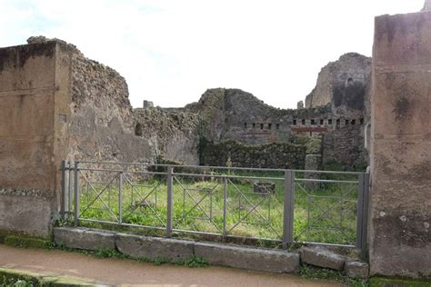 Vii Pompeii December Looking South To Entrance Doorway On